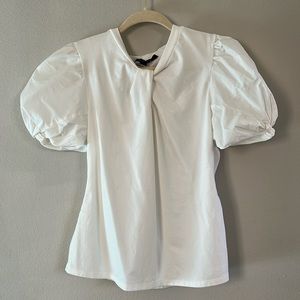 Women’s white T-shirt, size small